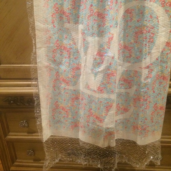 Louis Vuitton Limited Edition Sequin  Stole - Picture 3 of 15